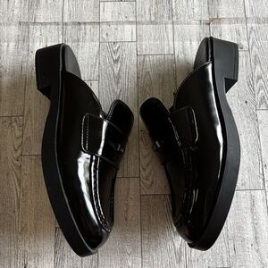 DKNY Shoes Women’s Size 8.5 M Black Patent Leather Mules Slip On Comfort Loafers